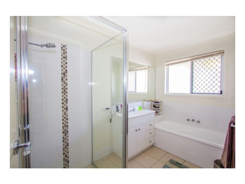25 Picadilly Cct, Urraween QLD 4655