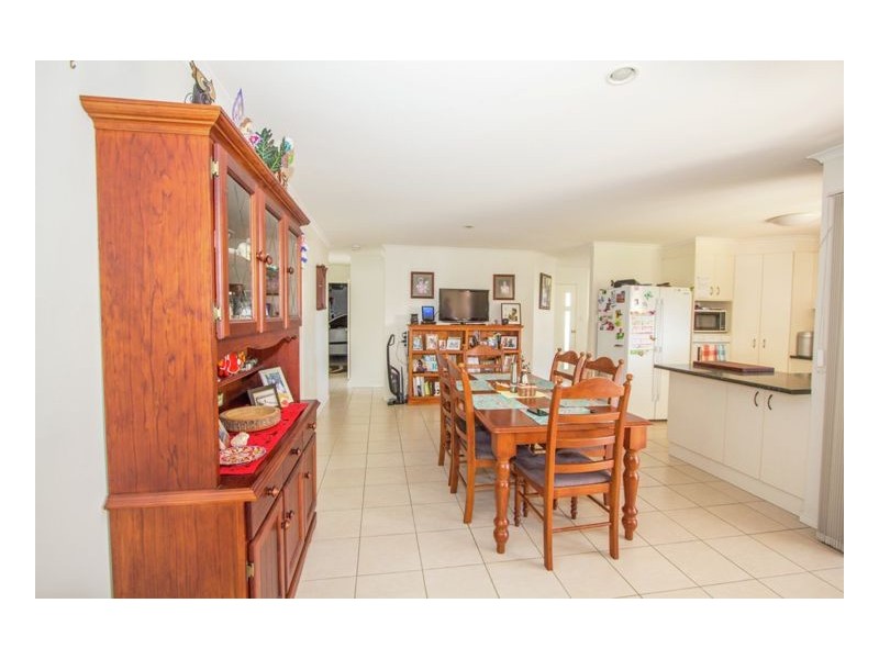 25 Picadilly Cct, Urraween QLD 4655