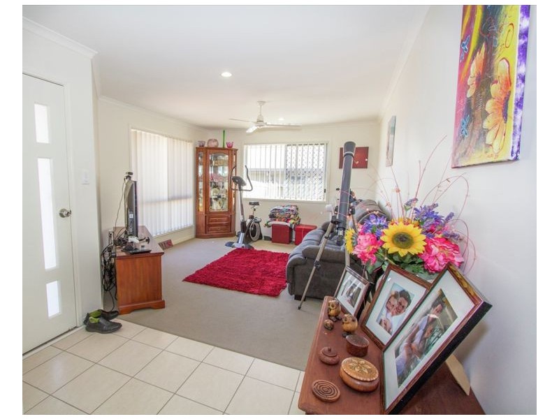 25 Picadilly Cct, Urraween QLD 4655