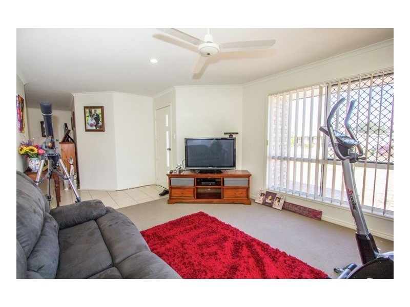 25 Picadilly Cct, Urraween QLD 4655