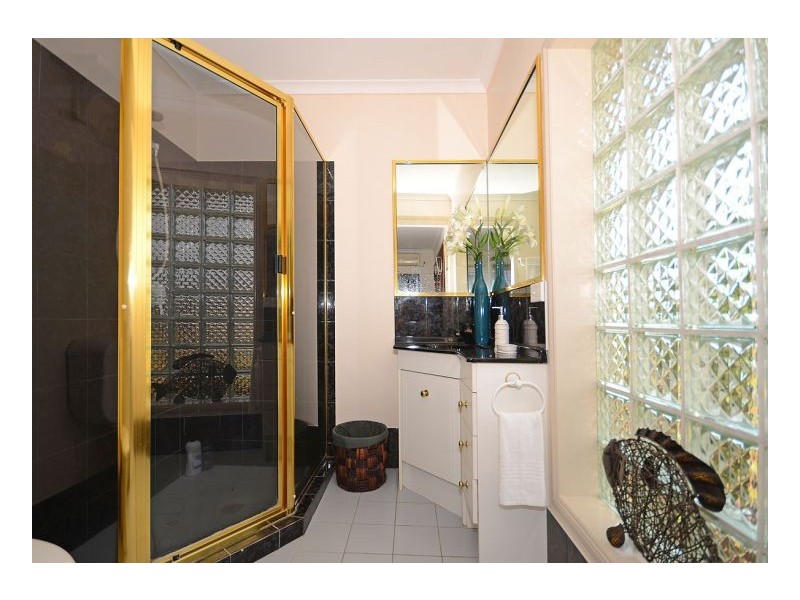 17 Wattlebird Lane, Eli Waters QLD 4655