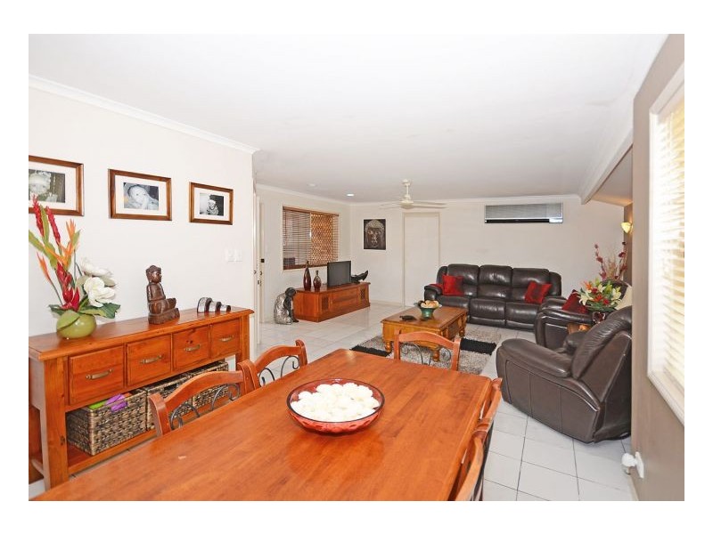 17 Wattlebird Lane, Eli Waters QLD 4655