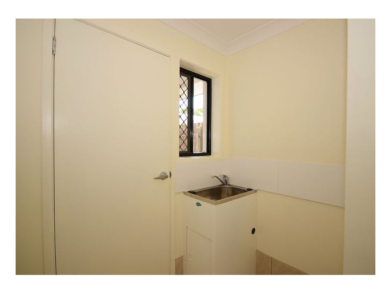 15/654 Charlton Esplanade, Urangan QLD 4655