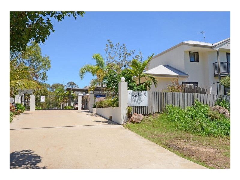 15/654 Charlton Esplanade, Urangan QLD 4655