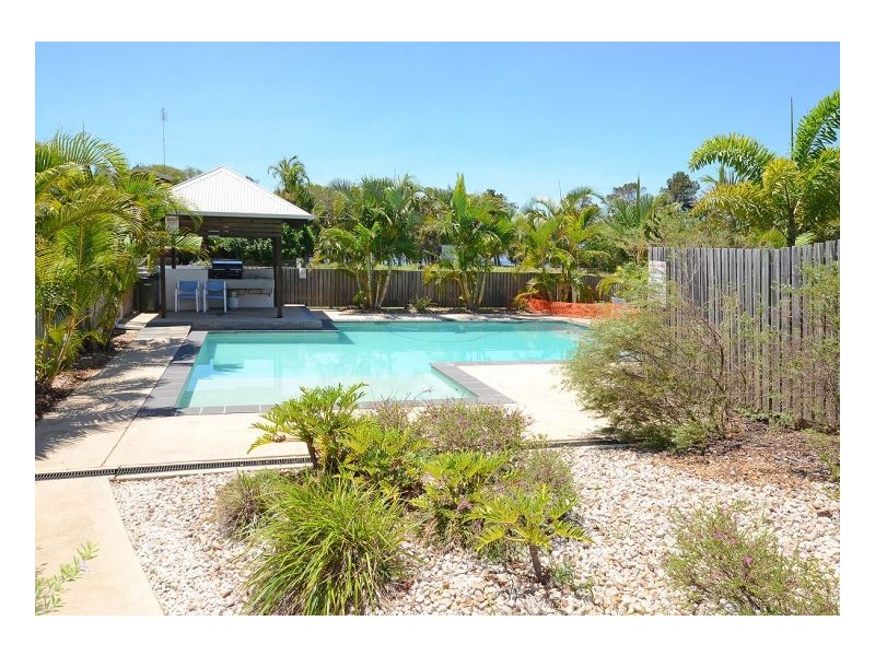 15/654 Charlton Esplanade, Urangan QLD 4655