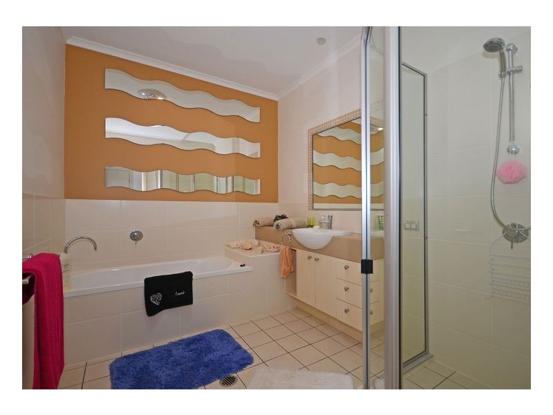 17/230 Pulgul  Street, Urangan QLD 4655