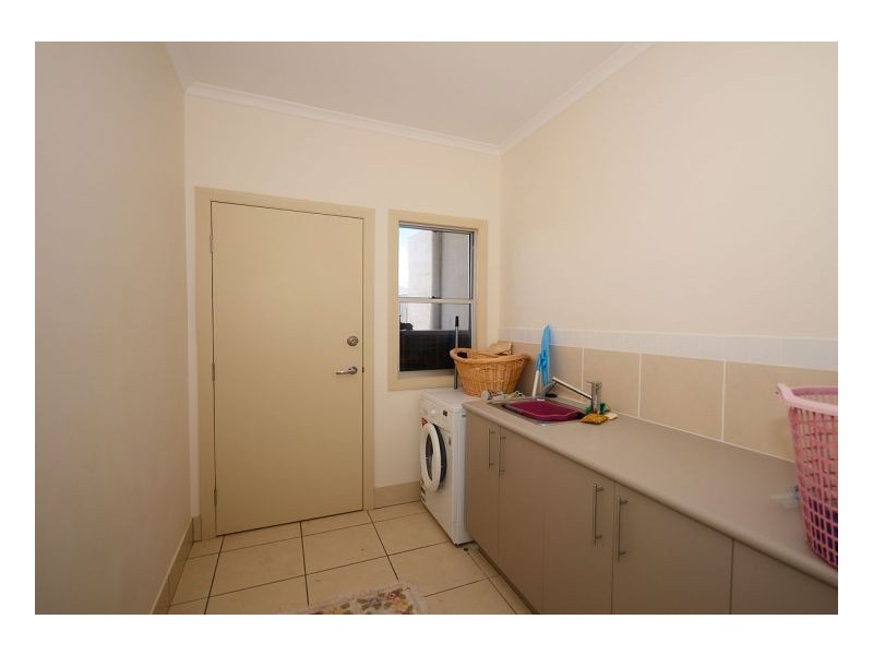 17/230 Pulgul  Street, Urangan QLD 4655