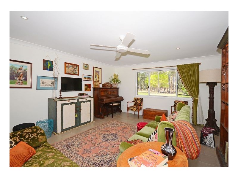 243 Doolong Rd, Wondunna QLD 4655
