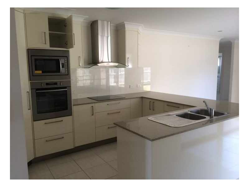 12 Morgan Circuit, Urraween QLD 4655