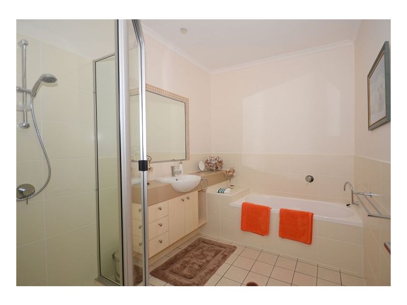 18/230 Pulgul Street, Urangan QLD 4655