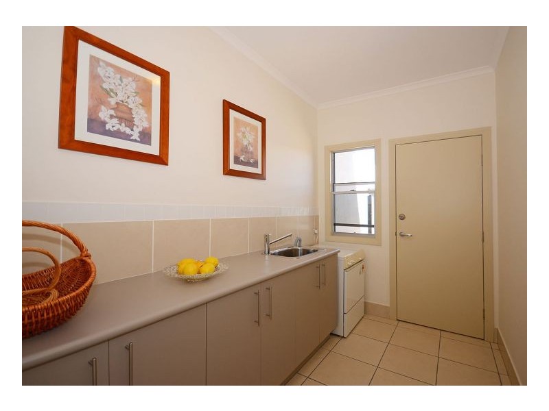 18/230 Pulgul Street, Urangan QLD 4655
