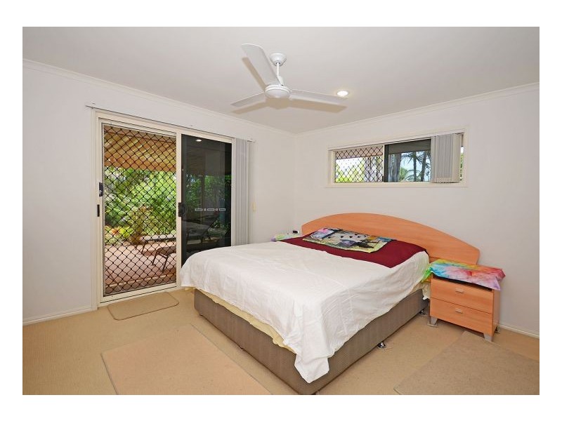 24 Jonwest Cl, Torquay QLD 4655