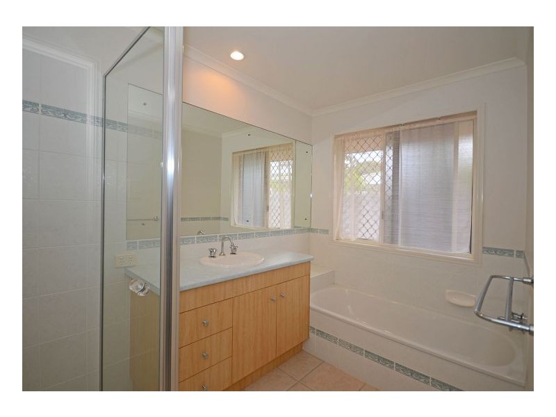 24 Jonwest Cl, Torquay QLD 4655