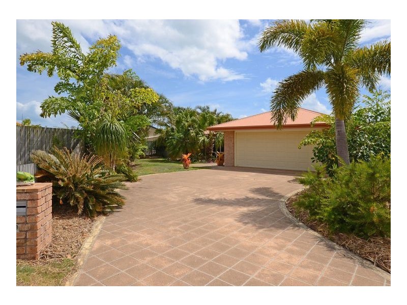 24 Jonwest Cl, Torquay QLD 4655