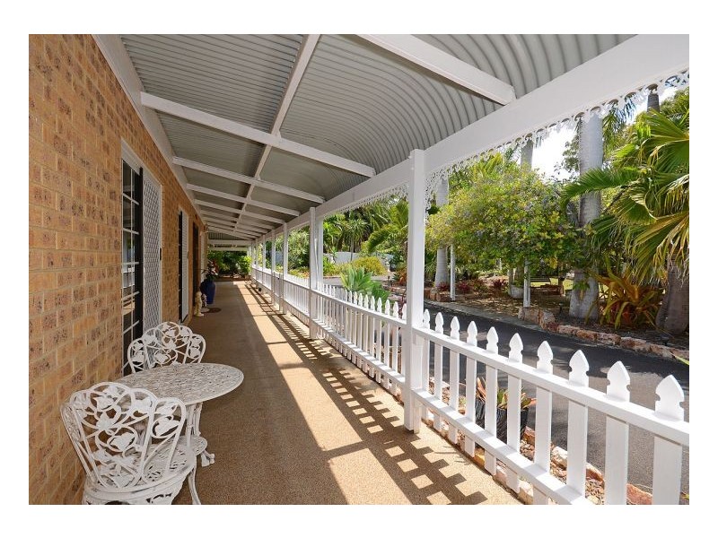 6 Palm Way, Dundowran Beach QLD 4655