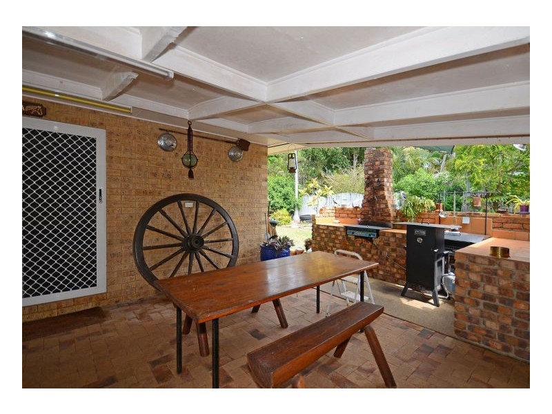 6 Palm Way, Dundowran Beach QLD 4655