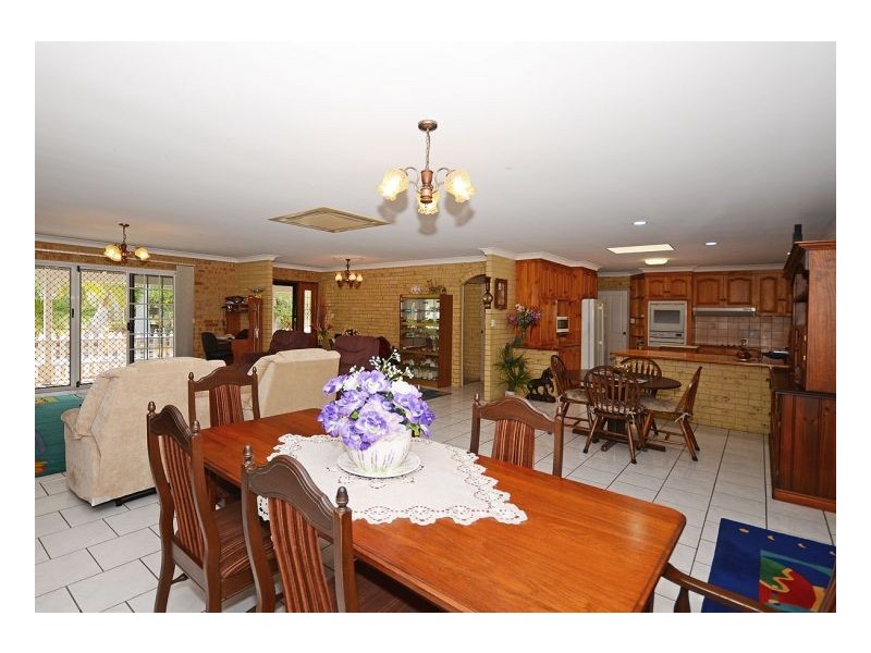 6 Palm Way, Dundowran Beach QLD 4655