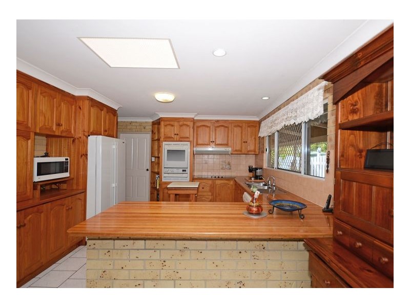 6 Palm Way, Dundowran Beach QLD 4655