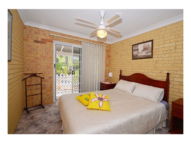 6 Palm Way, Dundowran Beach QLD 4655