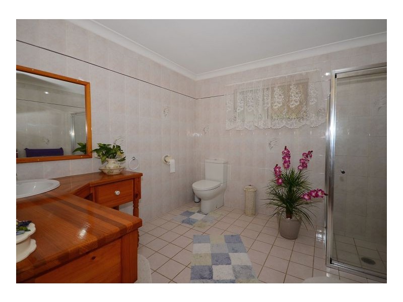 6 Palm Way, Dundowran Beach QLD 4655