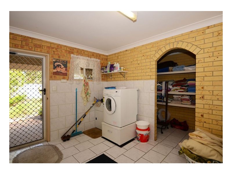 6 Palm Way, Dundowran Beach QLD 4655