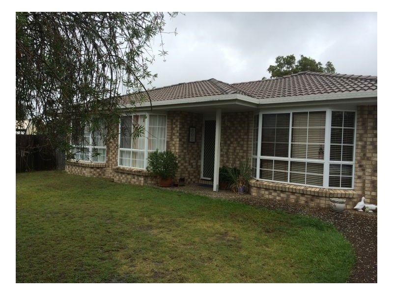 8 Fiona Court, Urangan QLD 4655