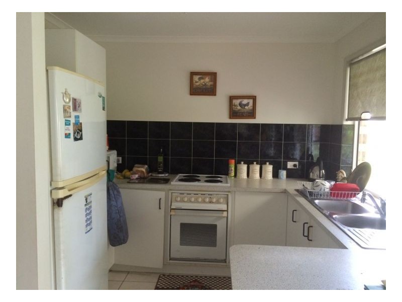 8 Fiona Court, Urangan QLD 4655