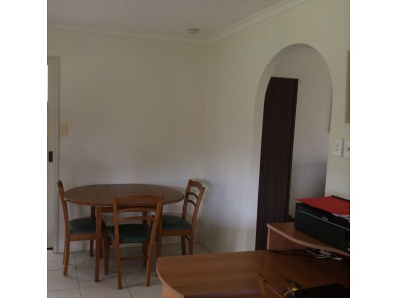 8 Fiona Court, Urangan QLD 4655