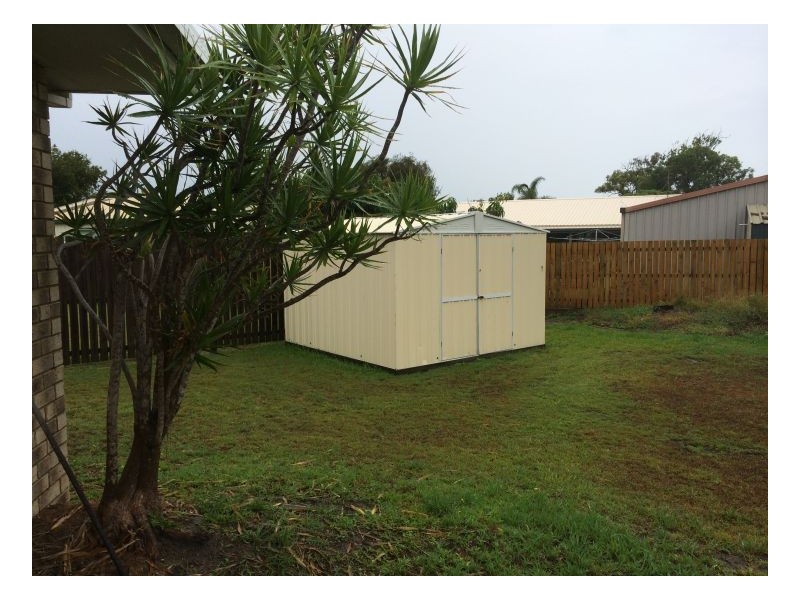 8 Fiona Court, Urangan QLD 4655