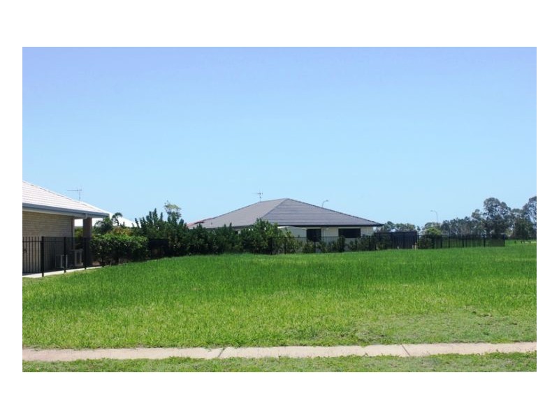 12 Barramundi Drive, Burrum Heads QLD 4659