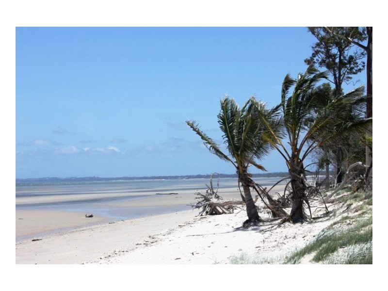 12 Barramundi Drive, Burrum Heads QLD 4659