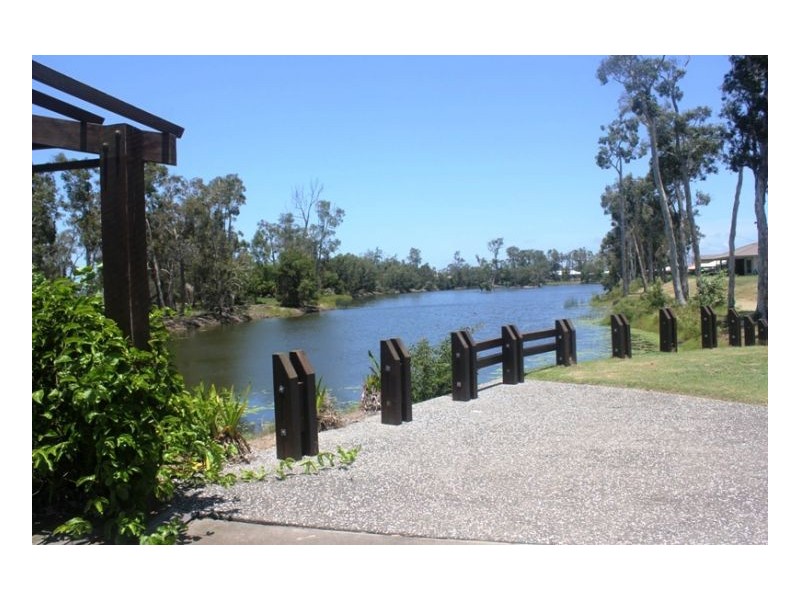 12 Barramundi Drive, Burrum Heads QLD 4659