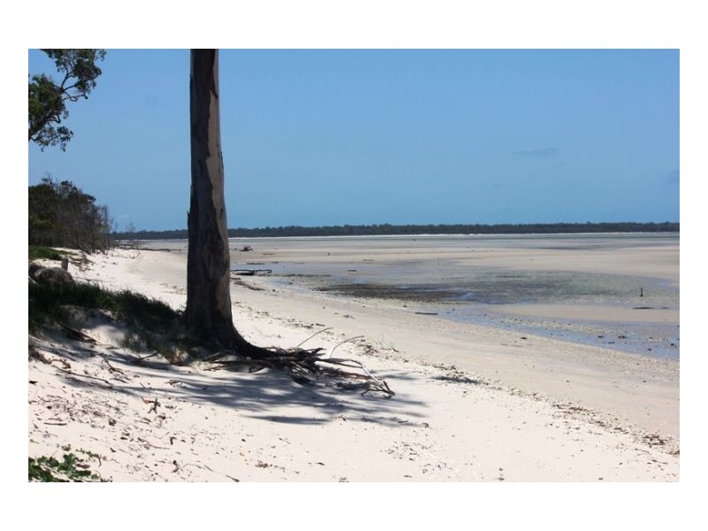 12 Barramundi Drive, Burrum Heads QLD 4659