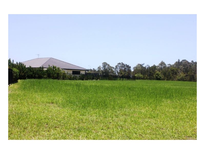 12 Barramundi Drive, Burrum Heads QLD 4659