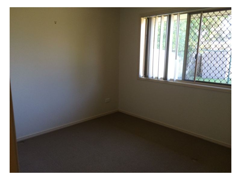 27 Topaz Circuit, Urangan QLD 4655