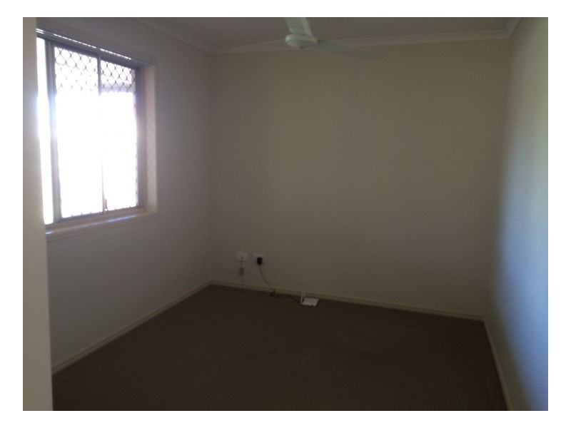 27 Topaz Circuit, Urangan QLD 4655