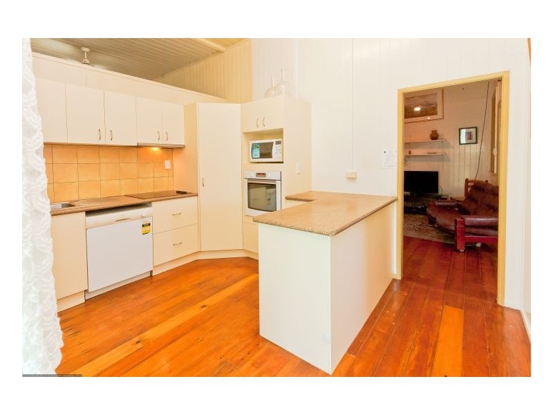 14 Dayman Street, Urangan QLD 4655