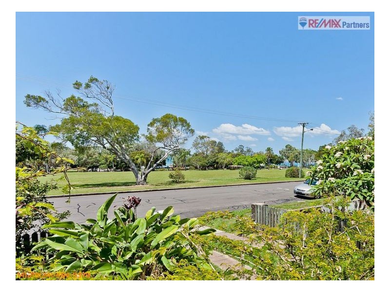 14 Dayman Street, Urangan QLD 4655