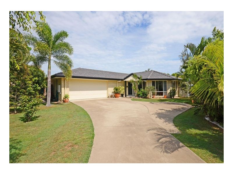 9 Blackall Court, Torquay QLD 4655