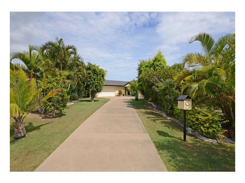 9 Blackall Court, Torquay QLD 4655