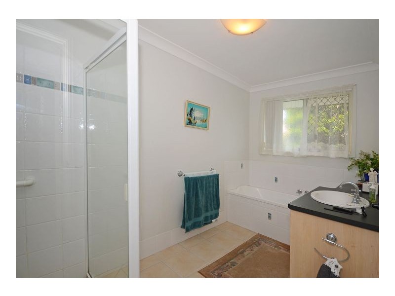 9 Blackall Court, Torquay QLD 4655
