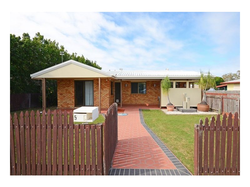 56 Limpus Street, Urangan QLD 4655