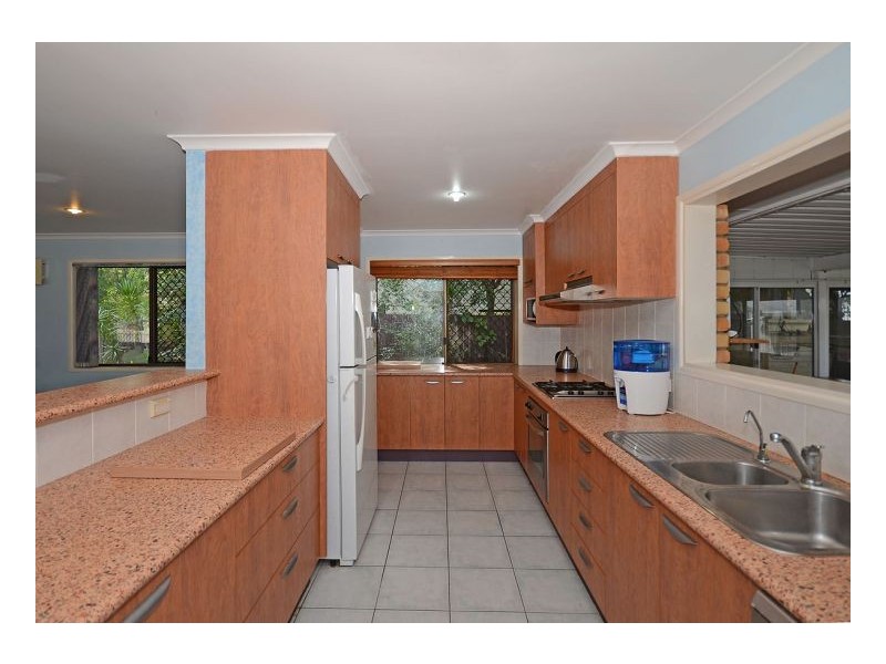 56 Limpus Street, Urangan QLD 4655