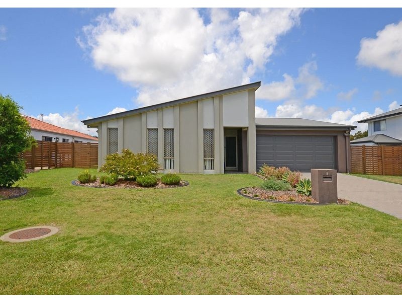 9 Captain Cook Street, Urraween QLD 4655