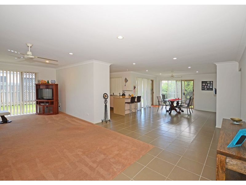 9 Captain Cook Street, Urraween QLD 4655