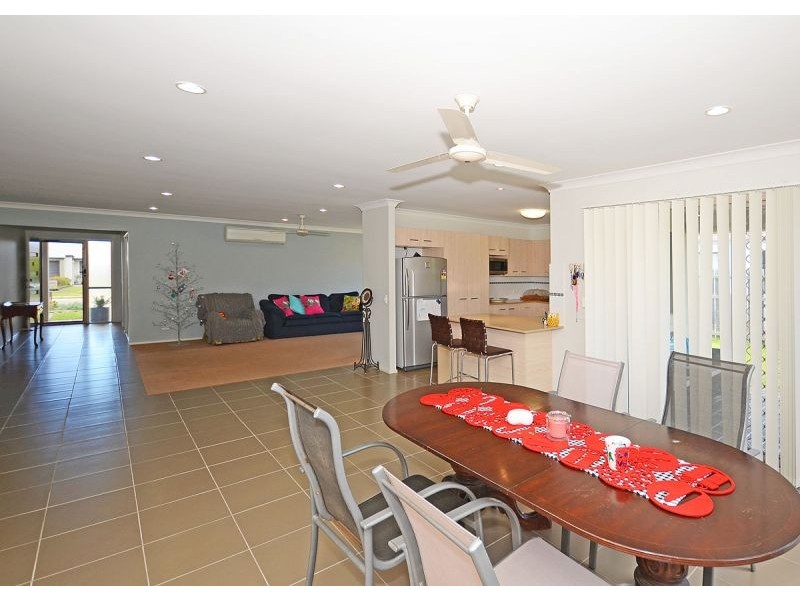 9 Captain Cook Street, Urraween QLD 4655