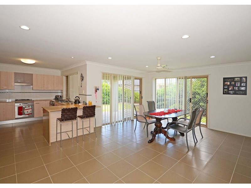 9 Captain Cook Street, Urraween QLD 4655