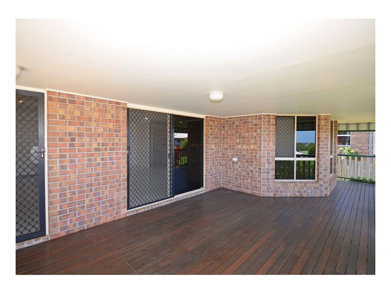 8 Nicholson Ct, Urraween QLD 4655