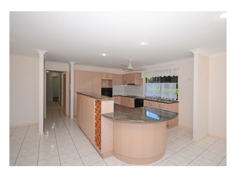 8 Nicholson Ct, Urraween QLD 4655