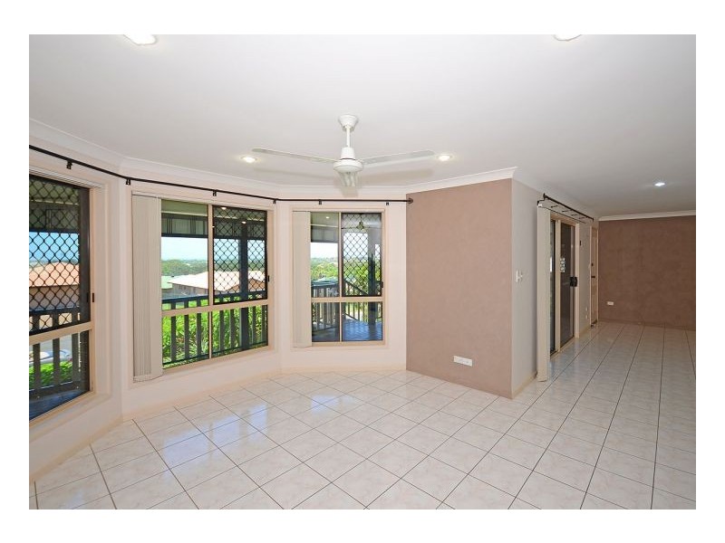 8 Nicholson Ct, Urraween QLD 4655